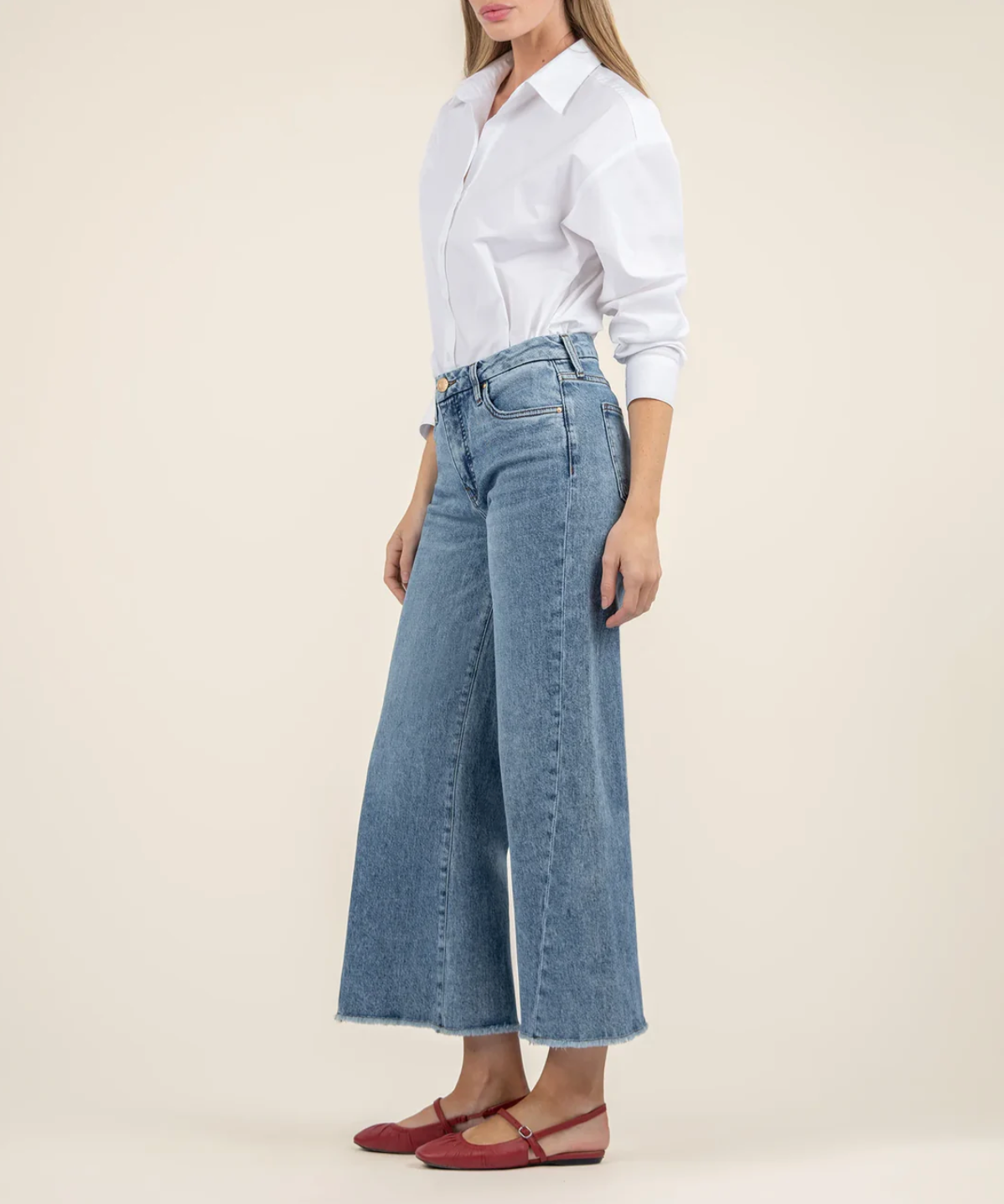 Meg High Rise Back Forward Raw Hem ( Defiant)